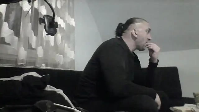 Snapshot of NewyorkDimi chatting on November 12, 12:55 am NewyorkDimi online show from November 12, 12:55 am