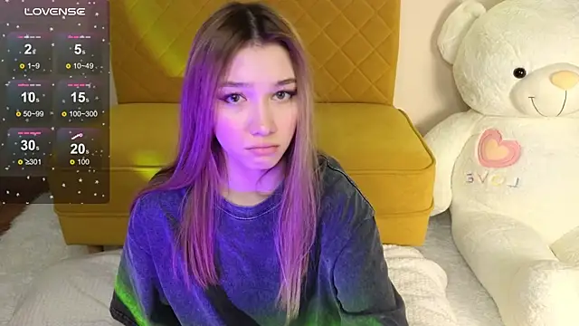 Snapshot of LuxuryGirl__ chatting on January 14, 11:20 am LuxuryGirl online show from January 14, 11:20 am