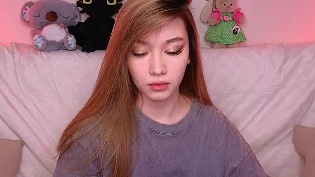 Snapshot of LuxuryGirl__ chatting on March 5, 8:00 am LuxuryGirl online show from March 5, 8:00 am