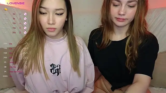 Snapshot of LuxuryGirl__ chatting on March 8, 11:27 am LuxuryGirl online show from March 8, 11:27 am