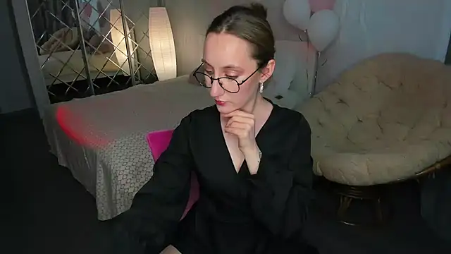 MelodyOfLovee online show from February 15, 8:11 am