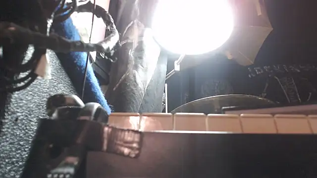 DREAMZ420 online show from November 1, 6:37 am