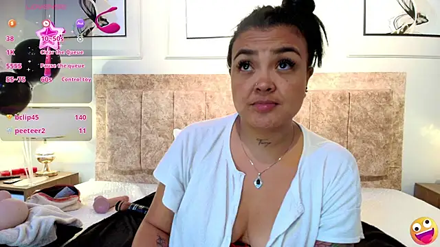 Snapshot of lyn_adamns chatting on December 4, 11:46 pm lyn adamns online show from December 4, 11:46 pm