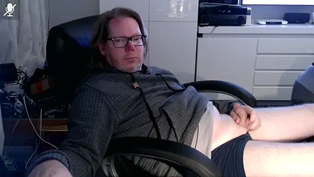 Snapshot of VSteph chatting on November 9, 9:24 pm VSteph online show from November 9, 9:24 pm