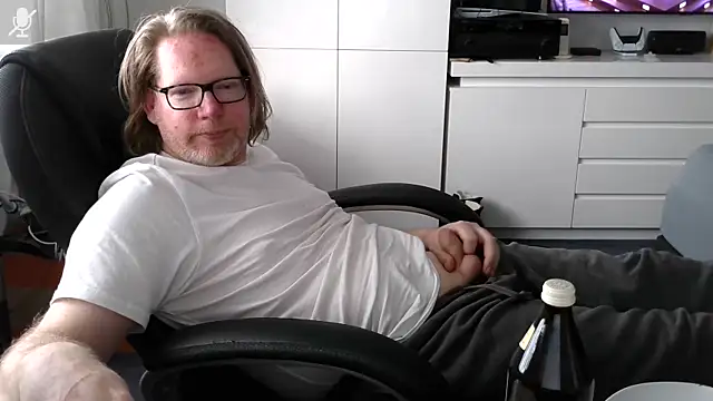 VSteph online show from April 18, 2:21 pm