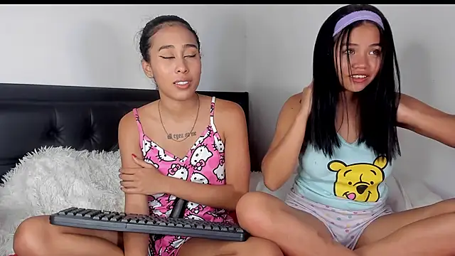 Snapshot of lilibluex chatting on February 1, 10:55 pm lilibluex online show from February 1, 10:55 pm