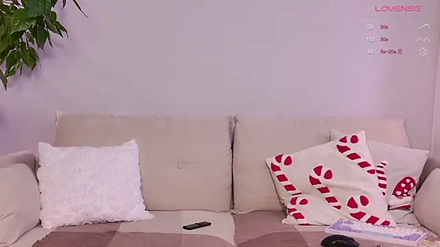 duomooncouple online show from January 11, 8:19 am