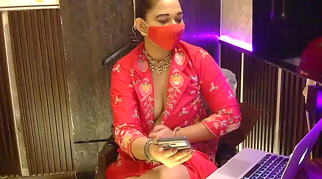 Snapshot of fabdemira chatting on December 20, 11:05 pm fabdemira online show from December 20, 11:05 pm