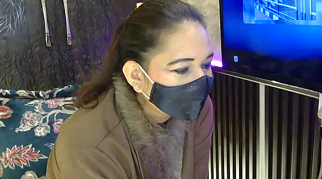 Snapshot of fabdemira chatting on January 6, 12:27 am fabdemira online show from January 6, 12:27 am