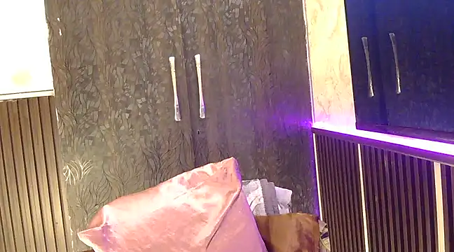 Snapshot of fabdemira chatting on January 16, 2:51 pm fabdemira online show from January 16, 2:51 pm