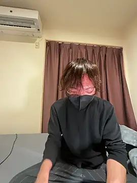 UKI06 online show from April 6, 1:23 pm