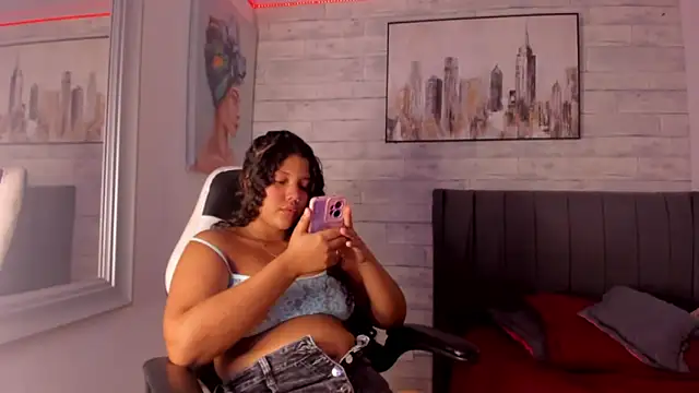 Snapshot of Niky_lulo chatting on December 7, 4:20 am Niky lulo online show from December 7, 4:20 am