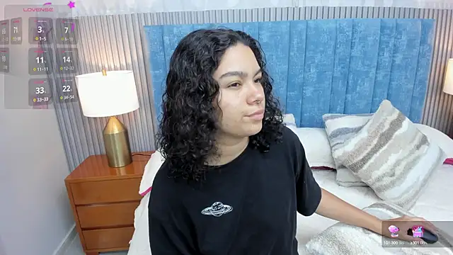 Snapshot of pretty_sunlight_ chatting on October 4, 1:47 am pretty sunlight online show from October 4, 1:47 am