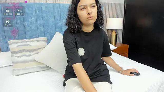 Snapshot of pretty_sunlight_ chatting on November 8, 1:28 am pretty sunlight online show from November 8, 1:28 am