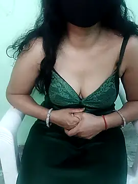 Snapshot of Deepa_09 chatting on November 11, 10:04 am Deepa 09 online show from November 11, 10:04 am