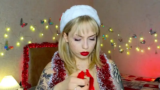 Snapshot of lavenderluxe chatting on December 25, 1:19 pm lavenderluxe online show from December 25, 1:19 pm