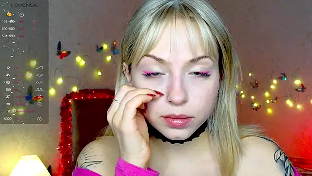 Snapshot of lavenderluxe chatting on December 29, 8:55 am lavenderluxe online show from December 29, 8:55 am