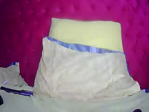 TheSweetBerry online show from March 18, 2:15 pm