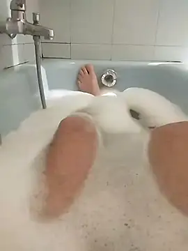 Snapshot of hexsmith96 chatting on January 5, 2:52 pm hexsmith96 online show from January 5, 2:52 pm