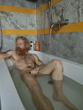 Gingerbeard40 online show from February 19, 7:04 am