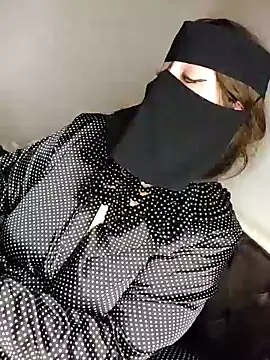 Snapshot of -Arab_milf- chatting on January 2, 10:37 am -Arab milf- online show from January 2, 10:37 am