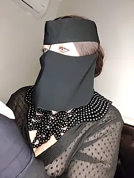 Snapshot of -Arab_milf- chatting on January 15, 11:53 am -Arab milf- online show from January 15, 11:53 am