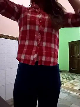 Snapshot of MIss-Naina chatting on January 7, 2:42 am MIss-Naina online show from January 7, 2:42 am