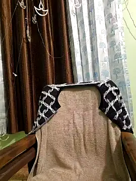 Snapshot of MIss-Naina chatting on January 17, 2:18 am MIss-Naina online show from January 17, 2:18 am