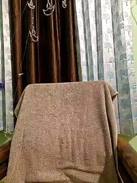 Snapshot of MIss-Naina chatting on January 25, 11:43 pm MIss-Naina online show from January 25, 11:43 pm