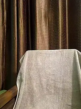 Snapshot of MIss-Naina chatting on February 1, 10:23 pm MIss-Naina online show from February 1, 10:23 pm