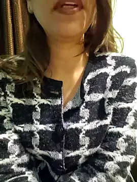 Snapshot of MIss-Naina chatting on February 9, 1:22 am MIss-Naina online show from February 9, 1:22 am