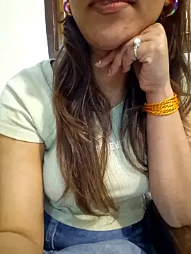 Snapshot of MIss-Naina chatting on February 15, 11:58 pm MIss-Naina online show from February 15, 11:58 pm