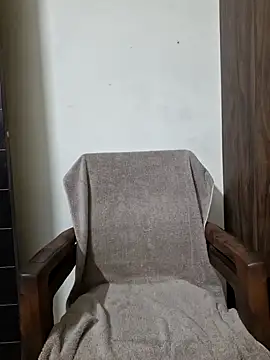 Snapshot of MIss-Naina chatting on March 4, 8:13 am MIss-Naina online show from March 4, 8:13 am