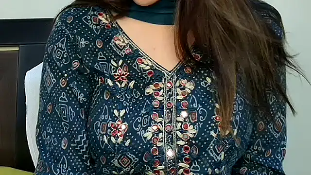 Snapshot of MIss-Naina chatting on October 1, 8:20 am MIss-Naina online show from October 1, 8:20 am