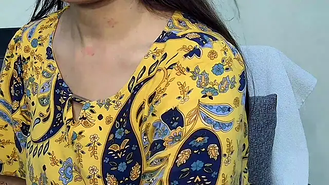 Snapshot of MIss-Naina chatting on October 9, 8:23 am MIss-Naina online show from October 9, 8:23 am