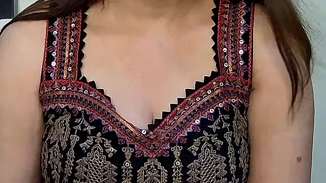 Snapshot of MIss-Naina chatting on October 15, 8:47 am MIss-Naina online show from October 15, 8:47 am