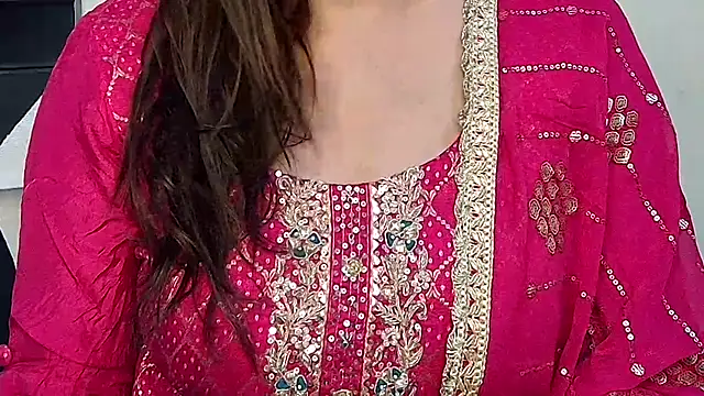 Snapshot of MIss-Naina chatting on October 27, 7:23 am MIss-Naina online show from October 27, 7:23 am