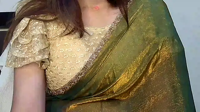 Snapshot of MIss-Naina chatting on November 20, 6:24 am MIss-Naina online show from November 20, 6:24 am