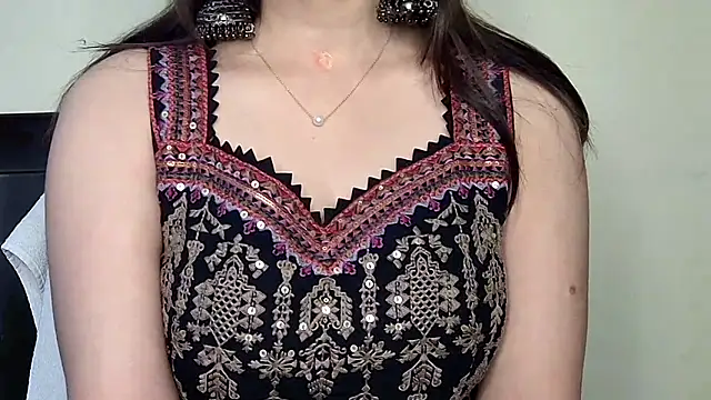 Snapshot of MIss-Naina chatting on November 29, 3:42 am MIss-Naina online show from November 29, 3:42 am