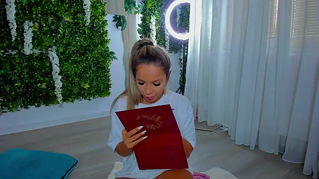 VivienCarter online show from September 15, 7:30 am