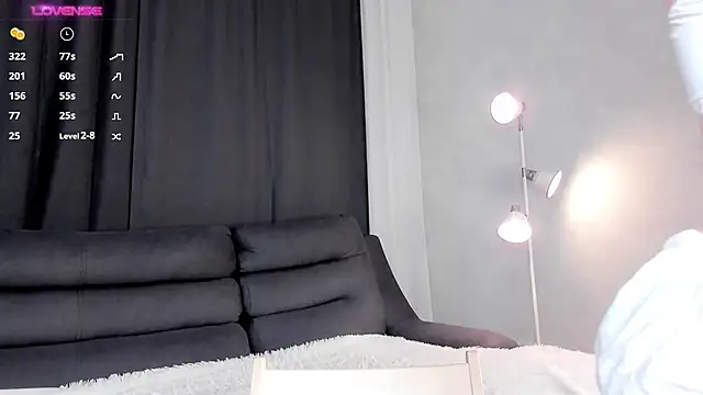 Snapshot of MeghanElson chatting on March 7, 11:18 am MeghanElson online show from March 7, 11:18 am