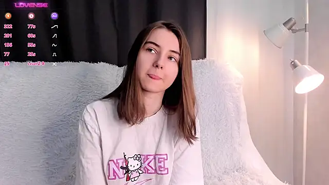 Snapshot of MeghanElson chatting on March 19, 11:28 am MeghanElson online show from March 19, 11:28 am