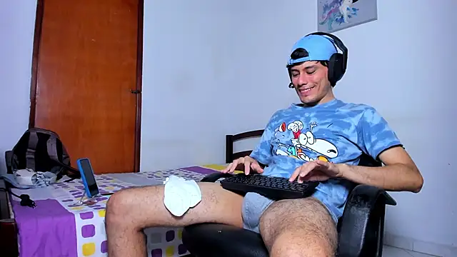 Huge latin cock online show from December 22, 10:47 pm