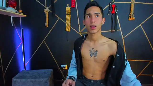 Snapshot of MillersKink chatting on February 9, 7:41 pm MillersKink online show from February 9, 7:41 pm