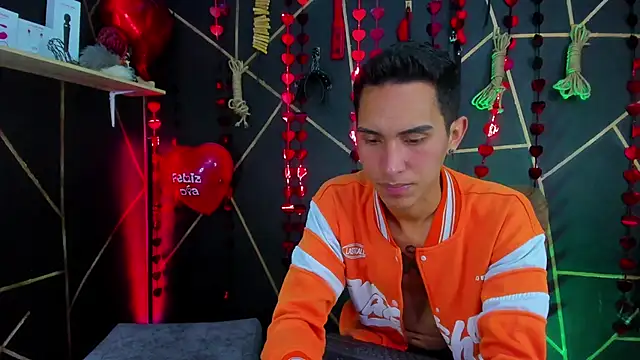 Snapshot of MillersKink chatting on February 15, 8:33 pm MillersKink online show from February 15, 8:33 pm