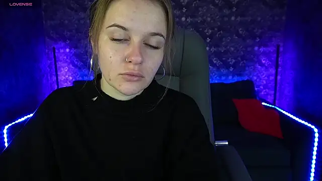 Snapshot of MaribelRiverr_ chatting on January 13, 6:16 am MaribelRiverr online show from January 13, 6:16 am