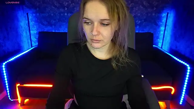 Snapshot of MaribelRiverr_ chatting on February 2, 6:26 am MaribelRiverr online show from February 2, 6:26 am