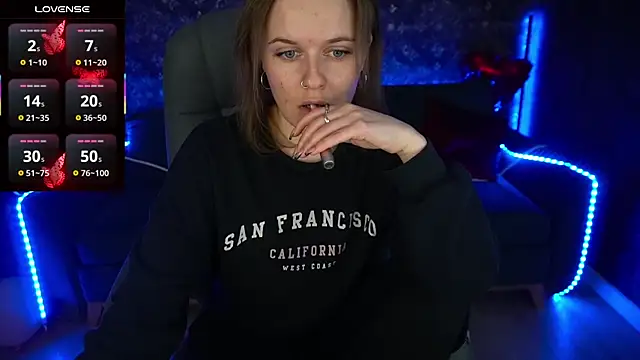 Snapshot of MaribelRiverr_ chatting on March 20, 9:59 am MaribelRiverr online show from March 20, 9:59 am