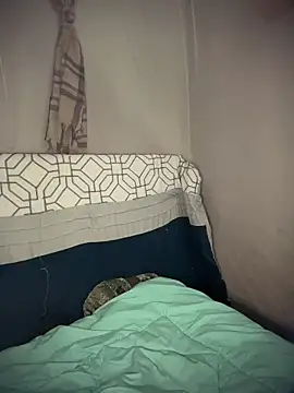 Snapshot of Honeydipp73 chatting on November 4, 4:44 am Honeydipp73 online show from November 4, 4:44 am