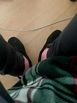 louiv93000 online show from January 6, 11:47 am